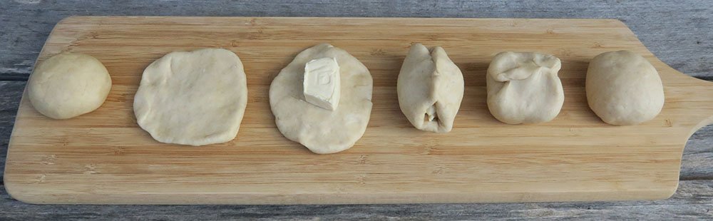 Etapes préparation Naans fromage cuisson au four à bois