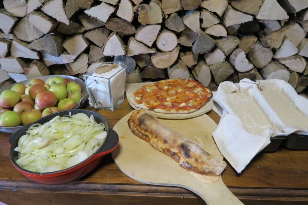 Fournée Automne : Pizza, tarte tatin, Calzonne, oignons confits