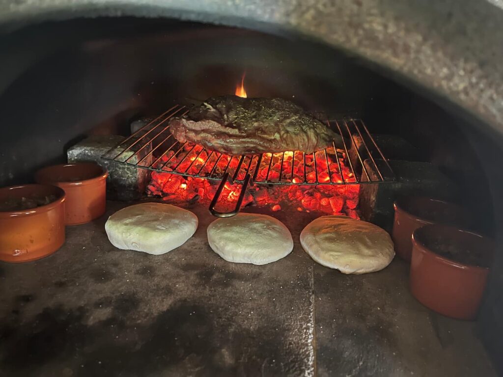 Organisation interne des plats dans le four pendant une fournée
