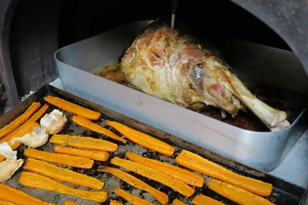Fournée gigot d'agneau et carottes rôties